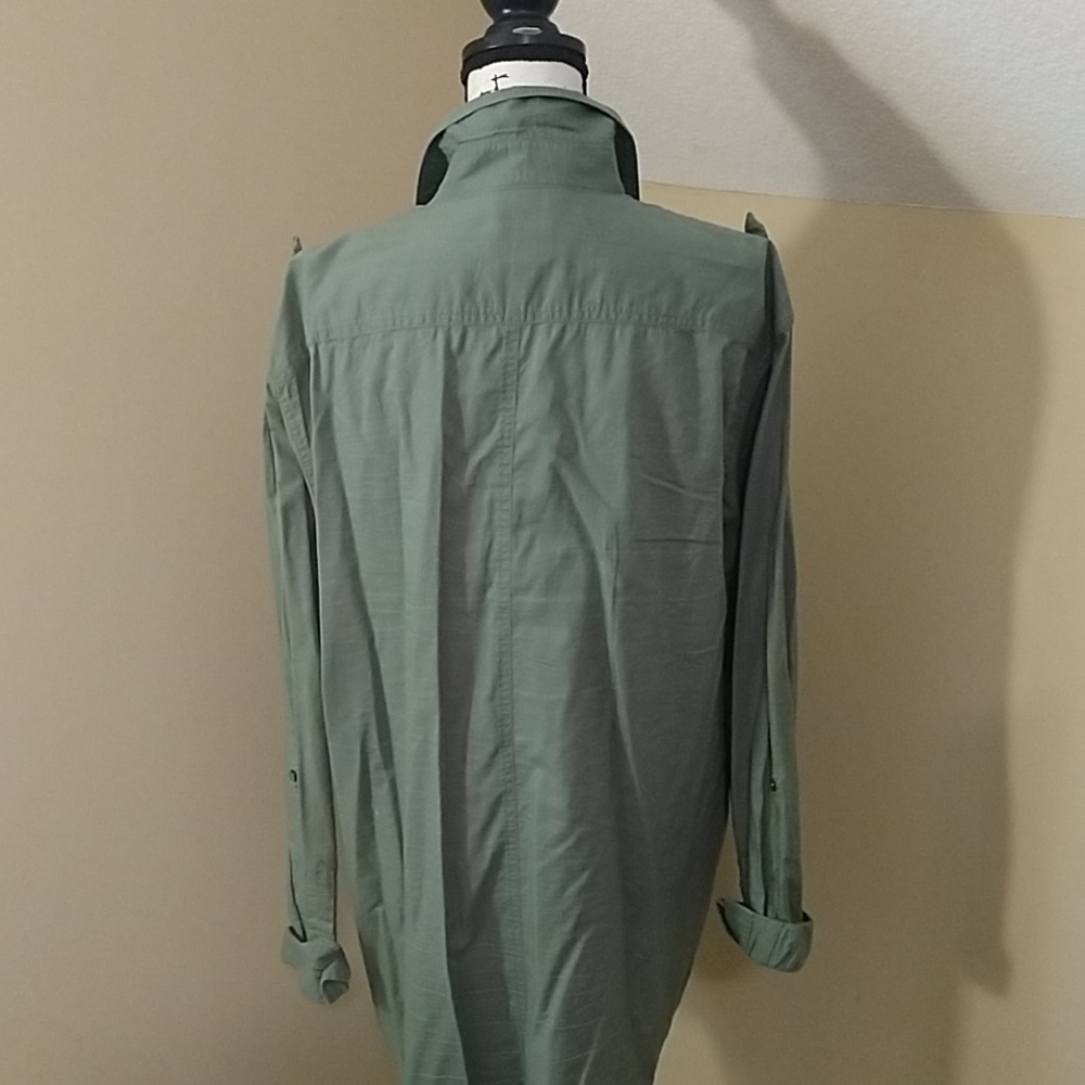 Button down shirt - Picture 3 of 3